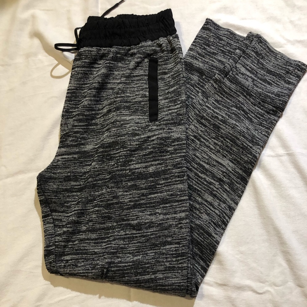 Black & grey patterned sweatpants (jogger style).
